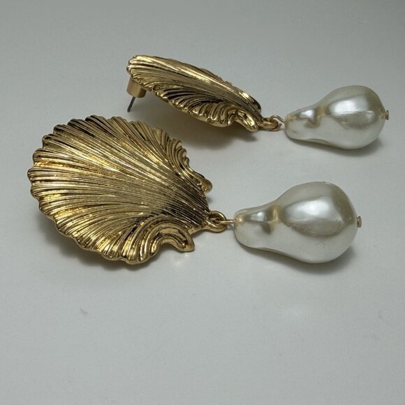 Zara Gold Shell Statement Earrings With Faux Baroque Pearls 2.5" NWOT - Picture 6 of 7